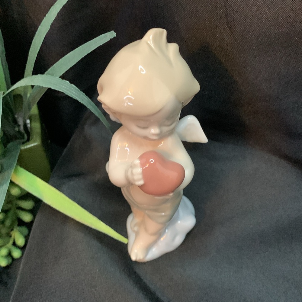 Vintage NAO / Lladro “A Little Heart of Love” Cherub / Angel figure - Picture 2 of 8